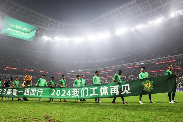 工作室也转发祝福“恭喜杨少爷一夜‘暴富’，喜得千金。