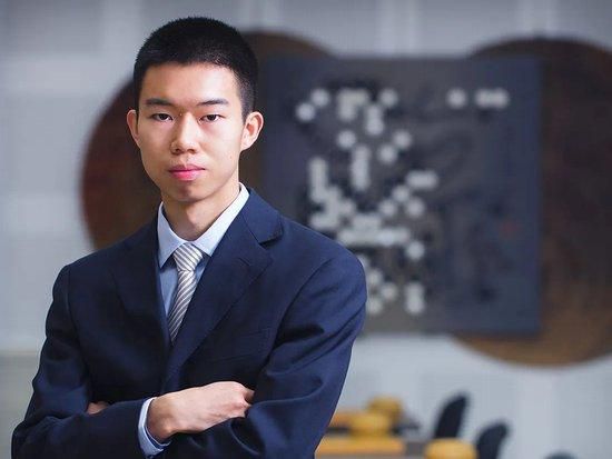 CCTV6 VIP影院 搜索 电影 星闻 独家 更多 专题 图片 视频 滚动 首页 新闻 大片 影库 CCTV6 VIP影院 客户端 电影网>新闻>原创深度策划 津味儿黑色幽默来袭，曹保平这部新片不太一样！