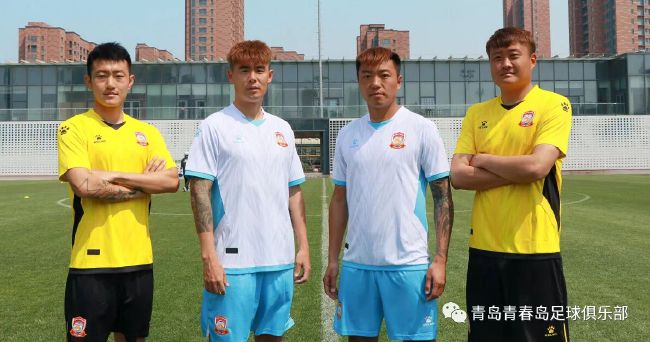 周五大盘上涨24.7% 《魔法满屋》等新片上榜 2022-01-08 根据1月7日晚十点官方数据统计，全国院线总票房报收7744万，较前日上涨24.7%。